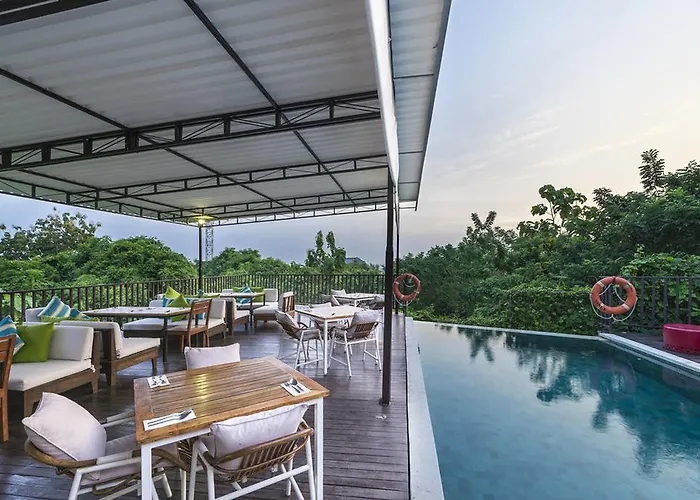 Garden Bay View